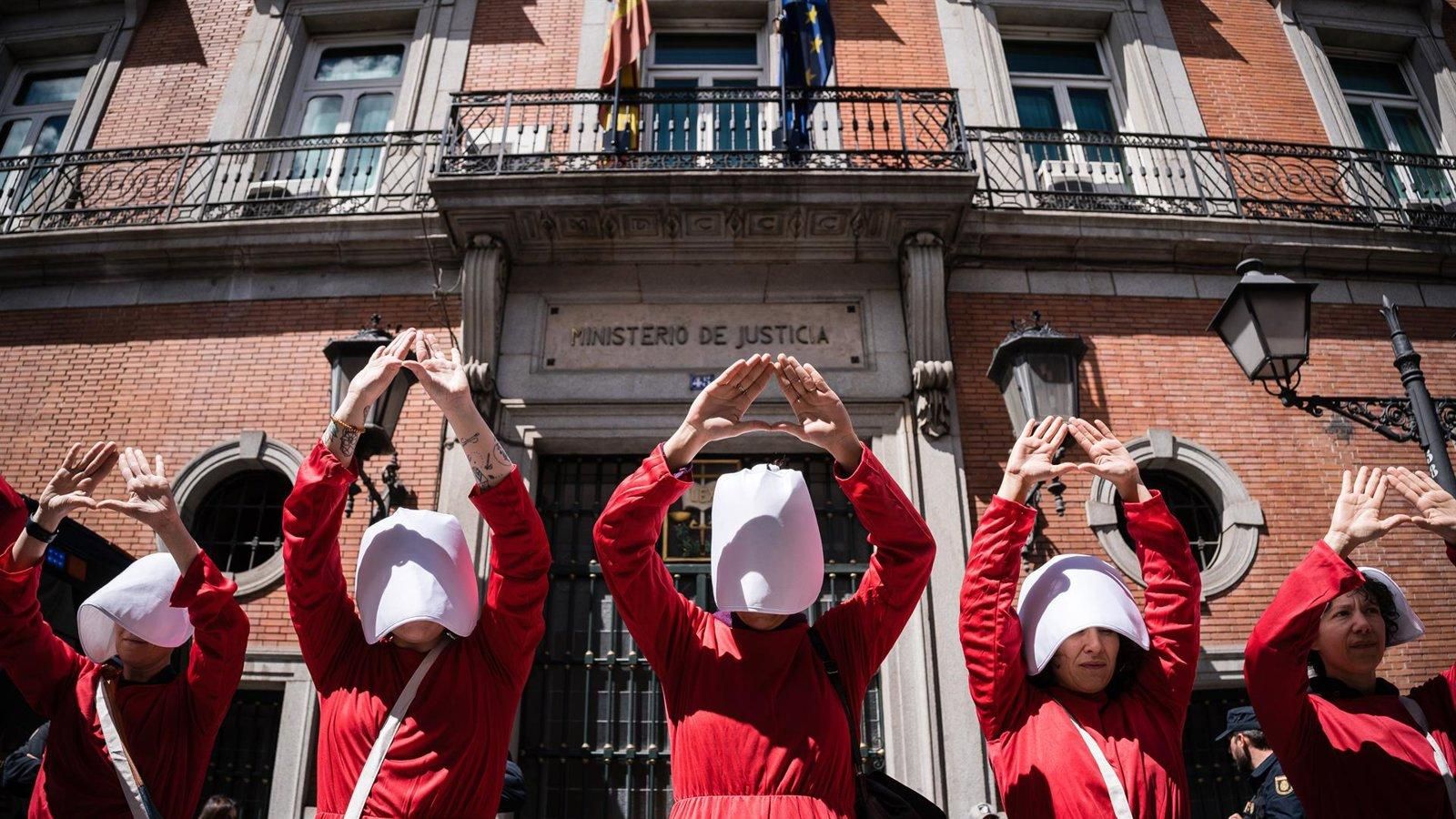 Condenada una empresa por publicitar gestación subrogada en España