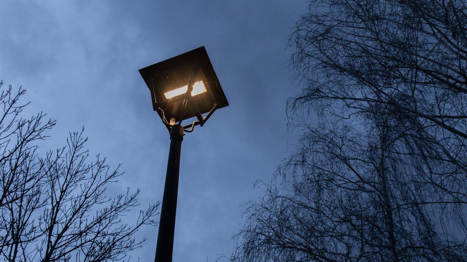 Vecinos de Vallecas denuncian horas sin luz por una doble avería eléctrica