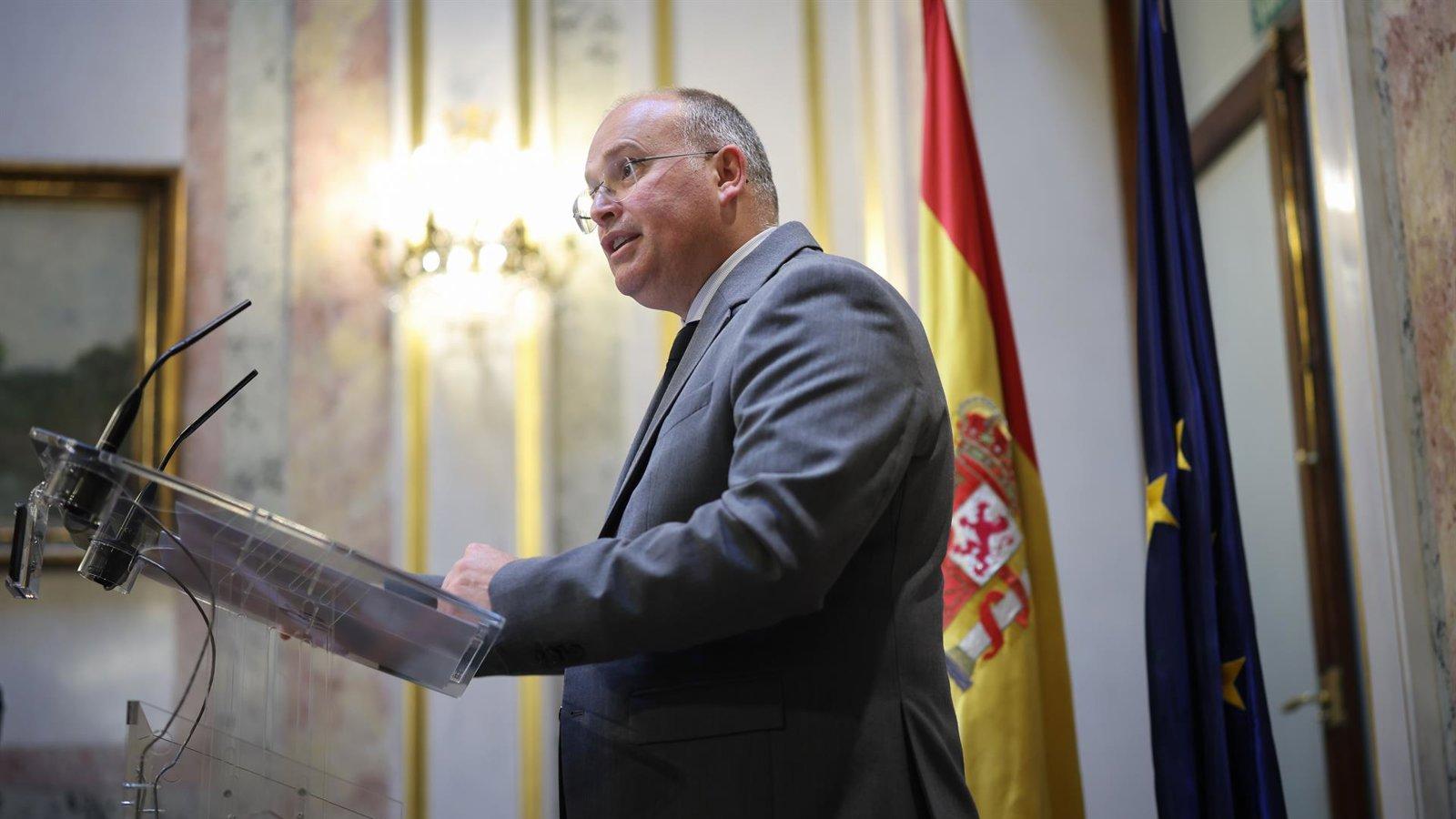 Tellado acusa a Sánchez de ser "el caso y el capo" de las tramas del PSOE