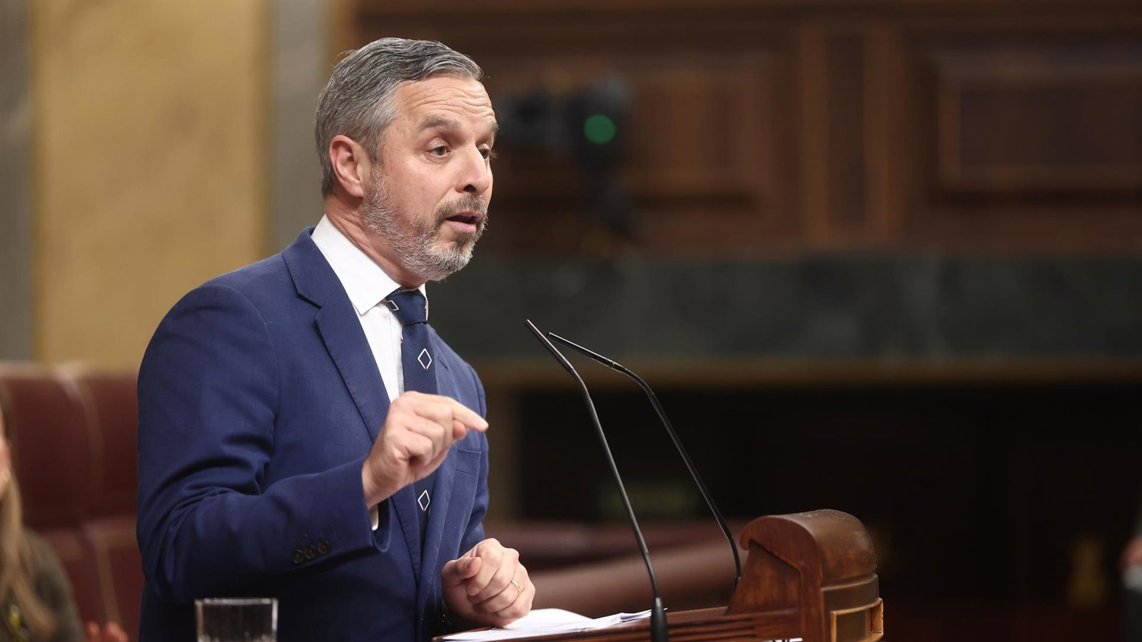 Bravo acusa a Sánchez de 