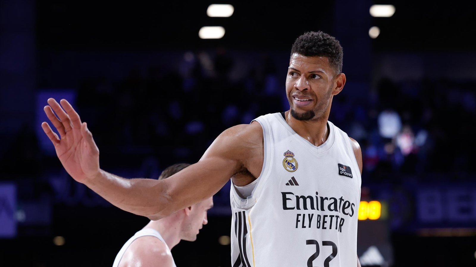 El Real Madrid se impone al Valencia y refuerza su liderato en la Liga Endesa