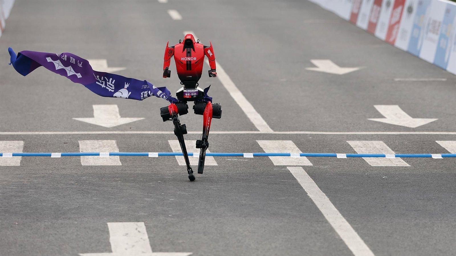 Un robot bate el récord mundial en la media maratón de Pekín