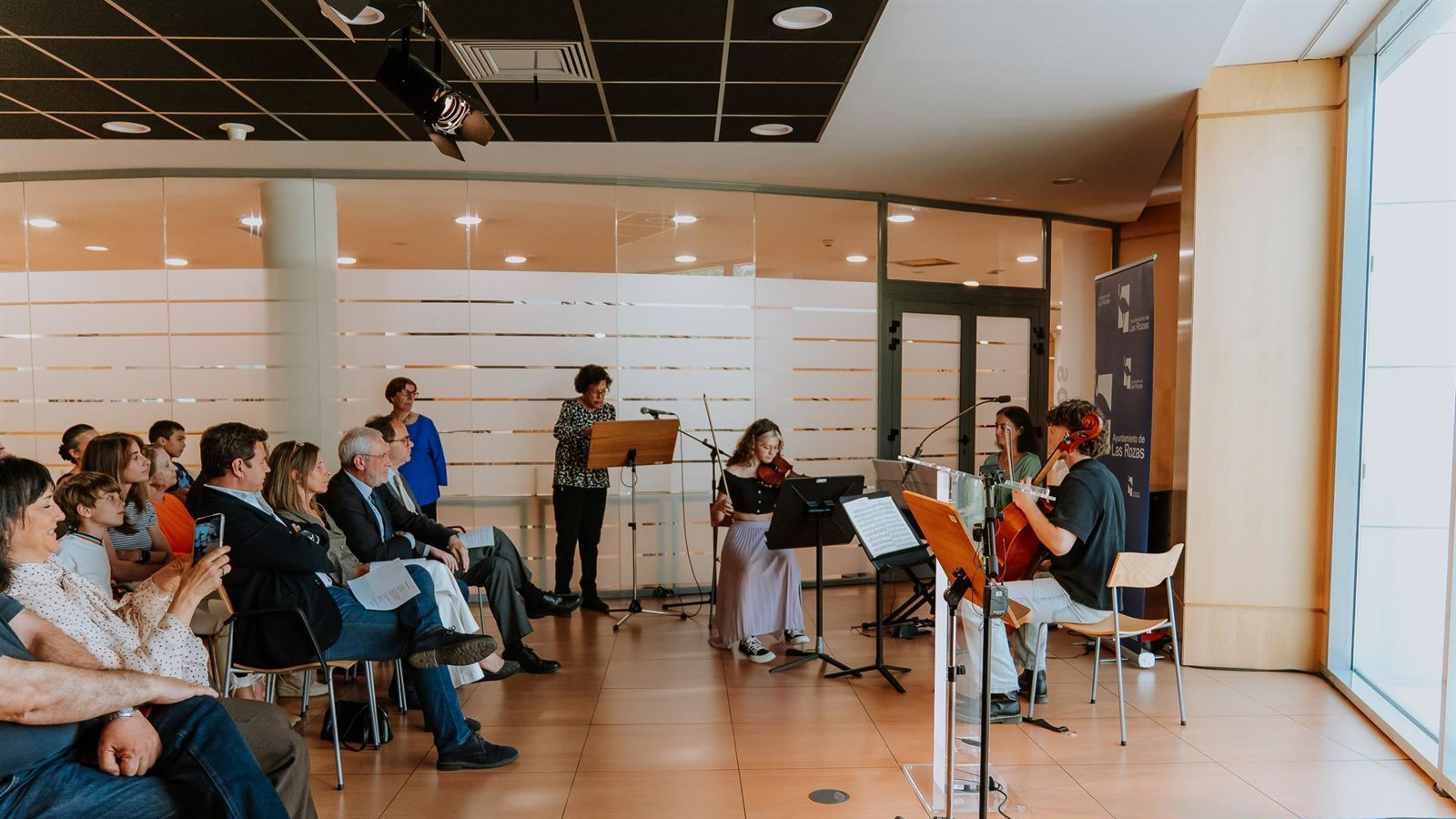 La biblioteca Leon Tolstoi reúne a vecinos de Las Rozas en una lectura de Don Quijote