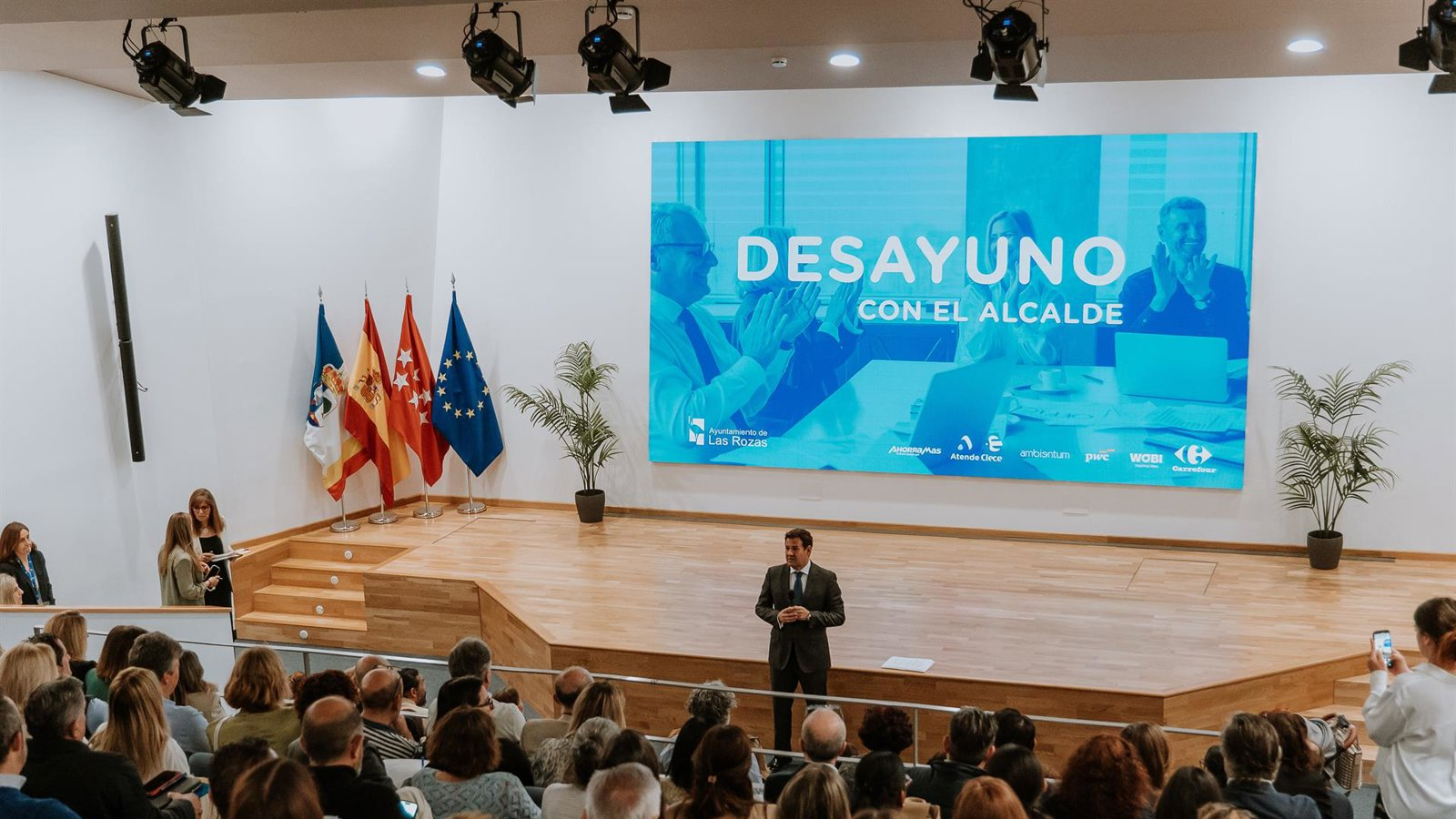 El III Desayuno con el Alcalde de Las Rozas reúne a 158 vecinos y empresas para impulsar el empleo local