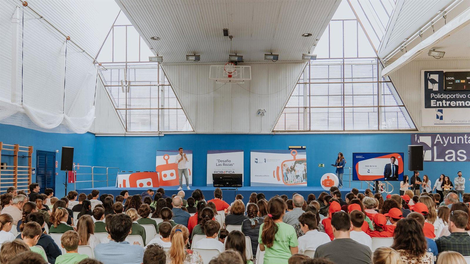 231 estudiantes presentan 27 proyectos en la VIII edición del Torneo Municipal de Robótica Desafío Las Rozas
