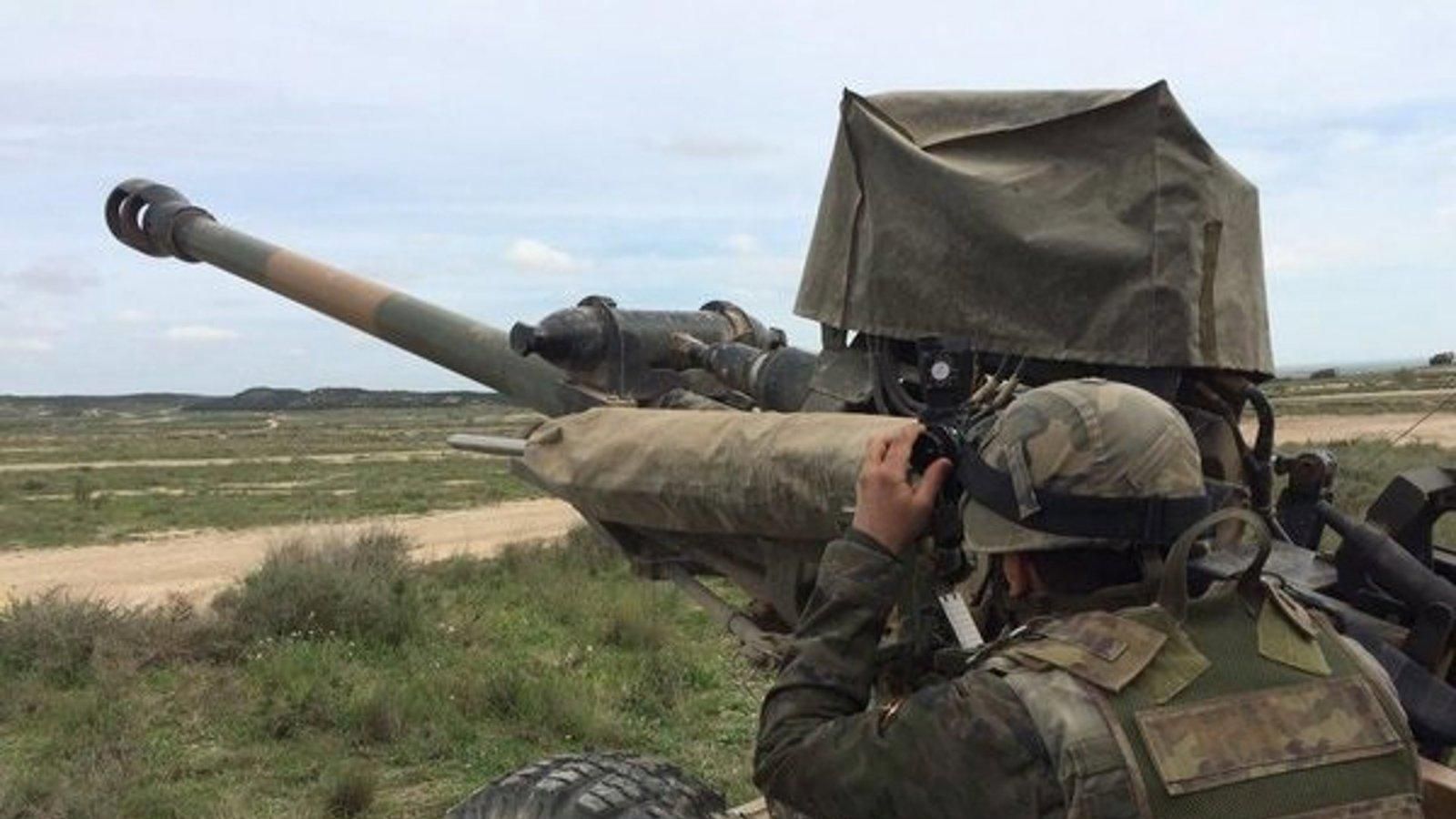 Cuatro soldados resultan heridos al volcar un blindado en el Campo de Maniobra de San Gregorio en Zaragoza