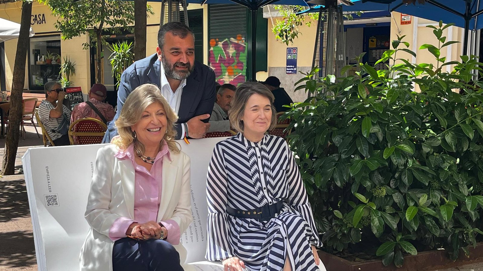 El Ayuntamiento instala 26 bancos-libro para apoyar las librerías de Madrid