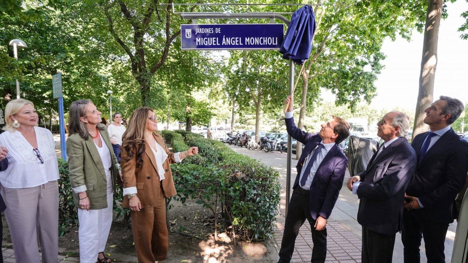Madrid homenajea al periodista taurino Miguel Ángel Moncholi,