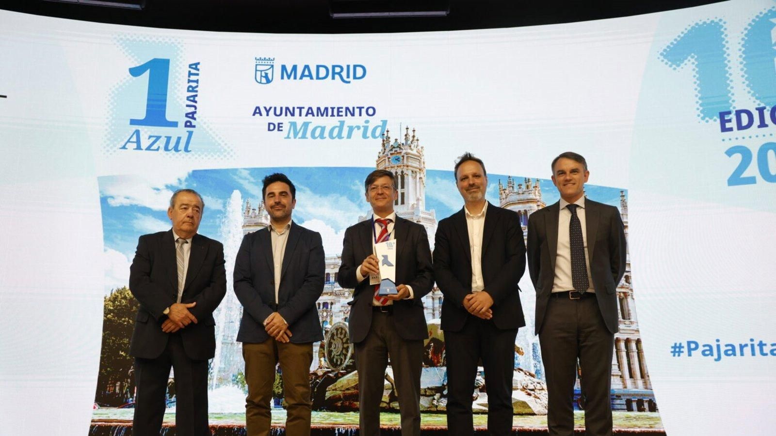Madrid recibe por cuarto año seguido la Pajarita Azul por reciclar papel y cartón