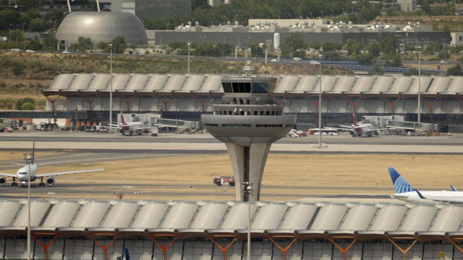 El tráfico aéreo crece en Madrid por los vuelos internacionales y sobrevuelos