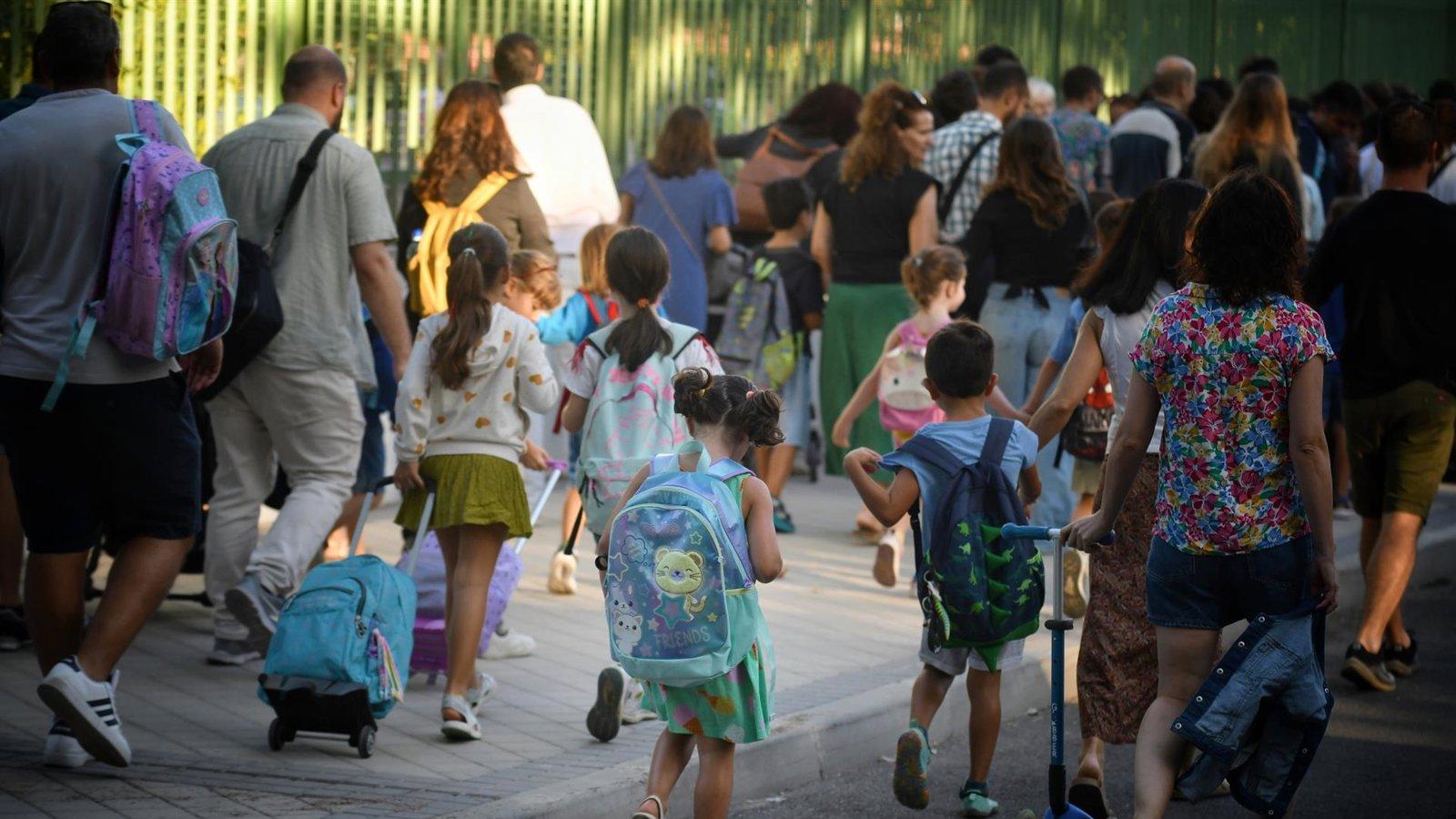 El Gobierno regional financiará mejoras en 57 colegios de municipios de hasta 50.000 habitantes