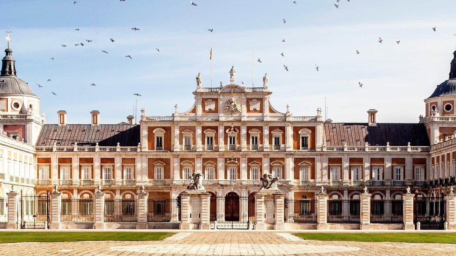 Madrid declara BIC dos esculturas de Churriguera y dos muebles históricos