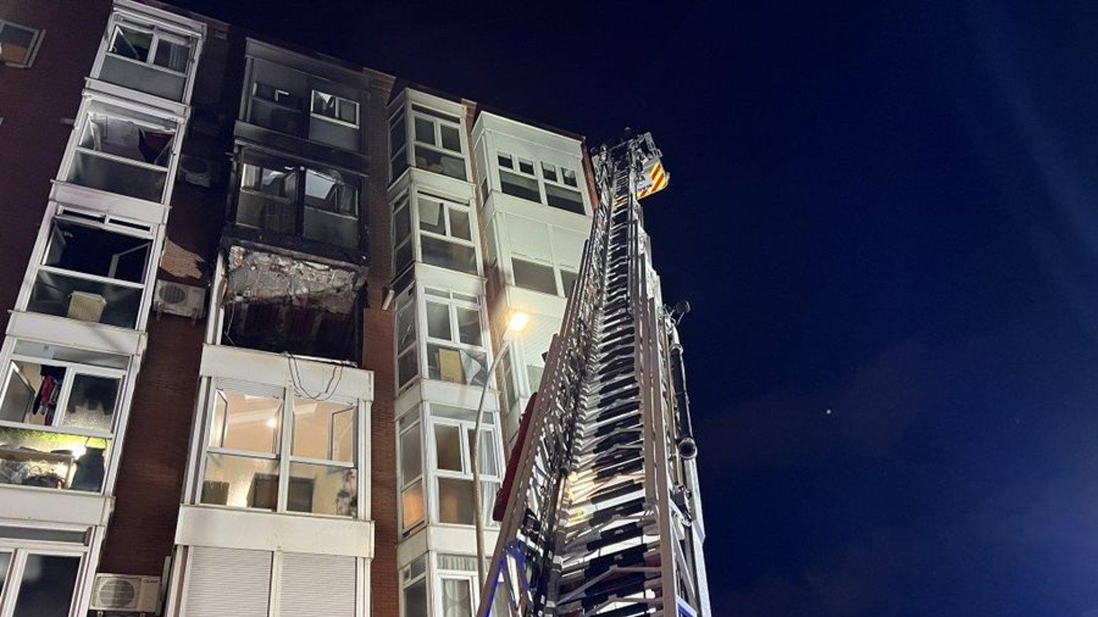 Incendio en un piso de Ciudad Lineal: tres atendidos por humo