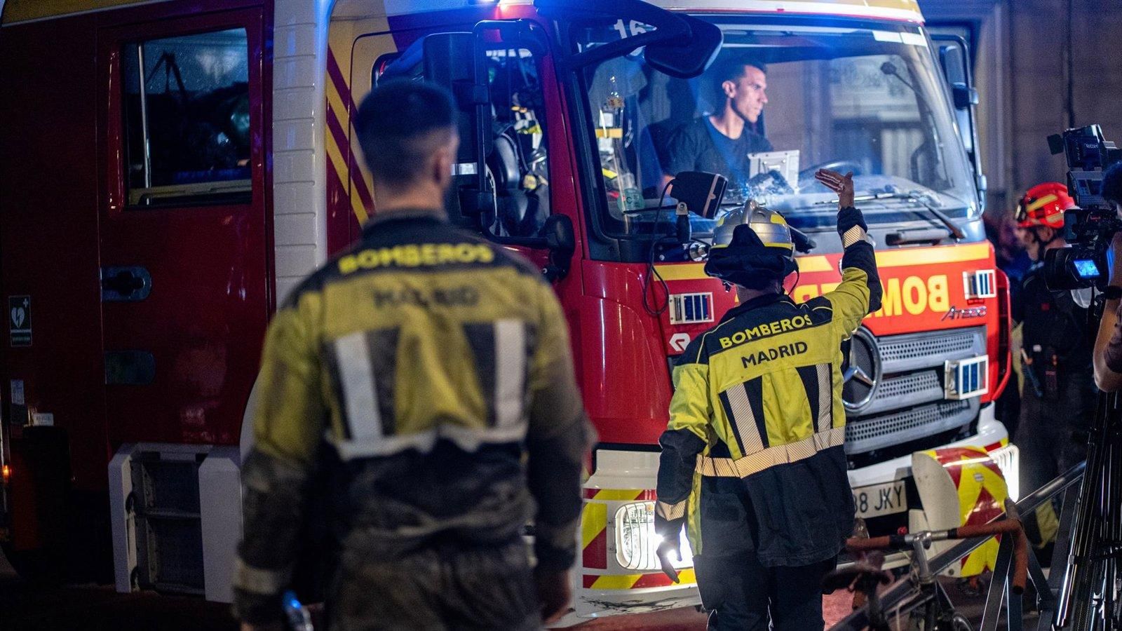 Siete intoxicados, incluidos dos policías, en un incendio en Villaverde