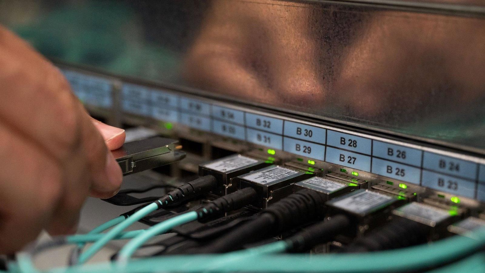 Científicos madrileños crean una fibra ultraligera que conduce la electricidad como el cobre
