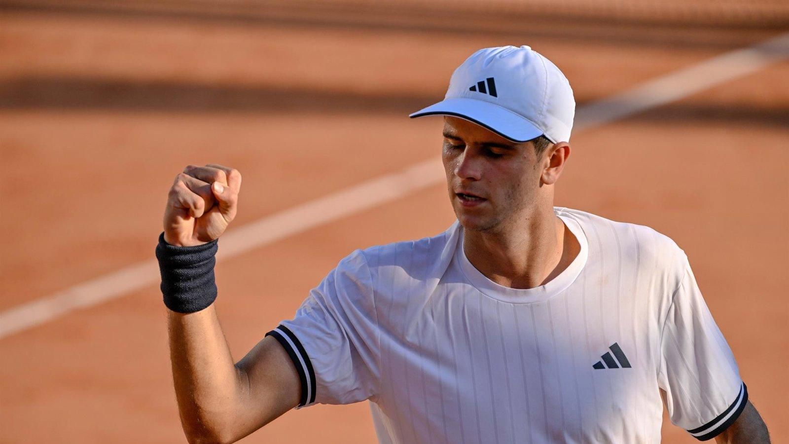 Jódar y Carreño se citan en octavos de Roland Garros