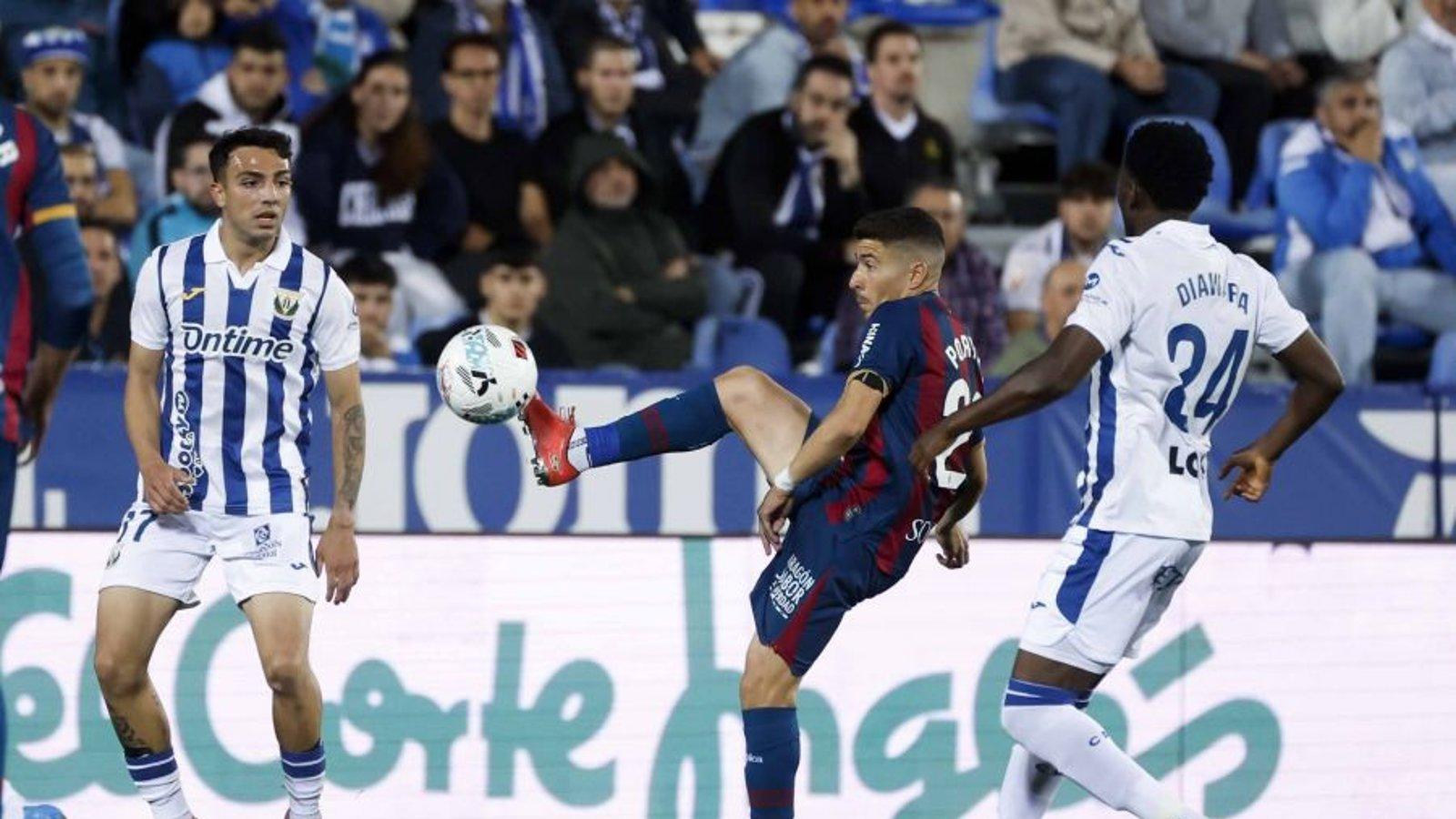 El Leganés empata con el Huesca y roza la permanencia