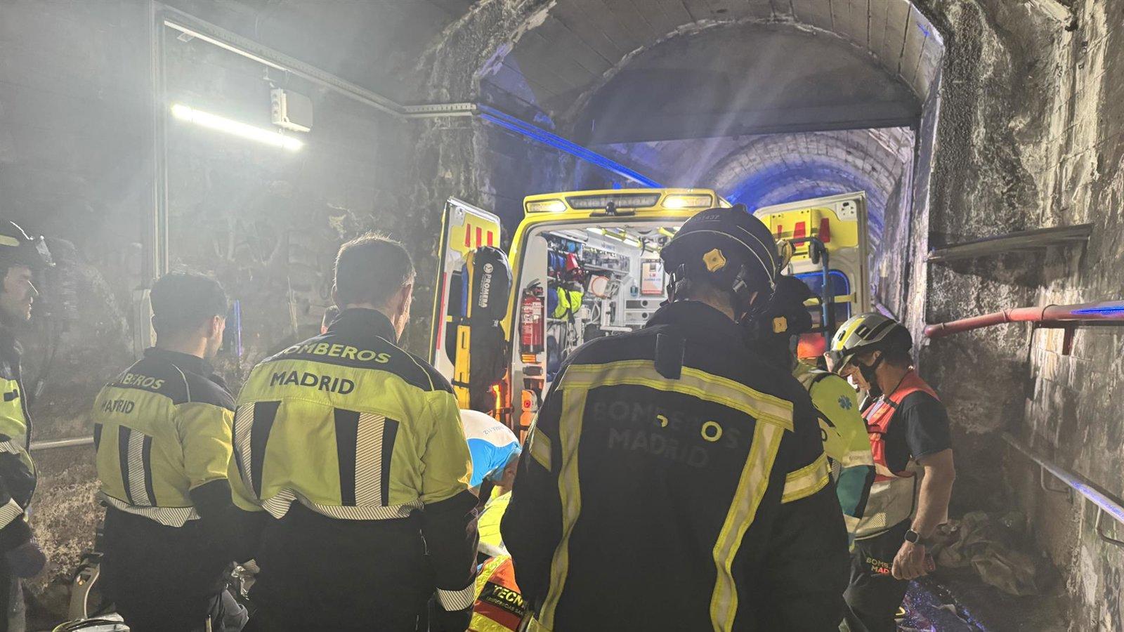 Fallece un operario de 39 años tras ser golpeado por la pala de una retroexcavadora en un túnel de Cercanías
