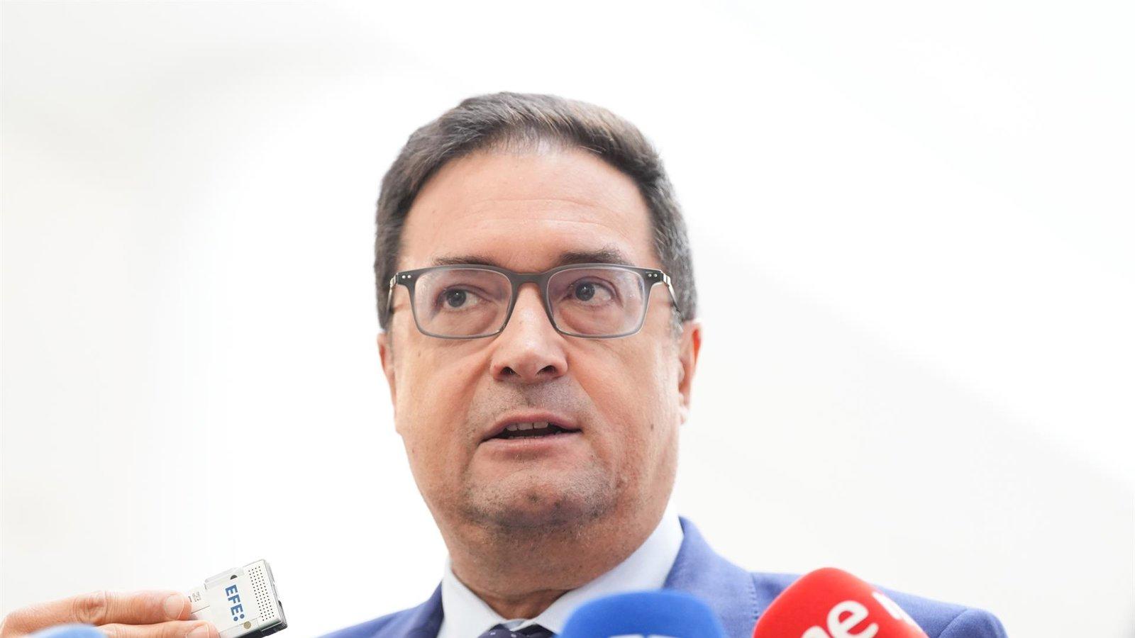 Óscar López acusa a Ayuso de tener montado 