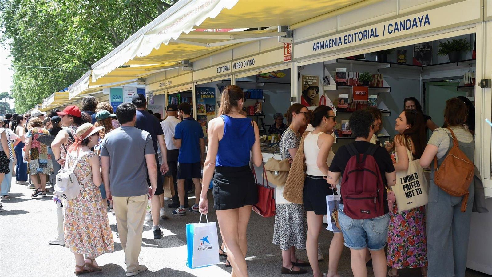 La Comunidad de Madrid llevará autores, humor y talleres a la Feria del Libro hasta el 14 de junio