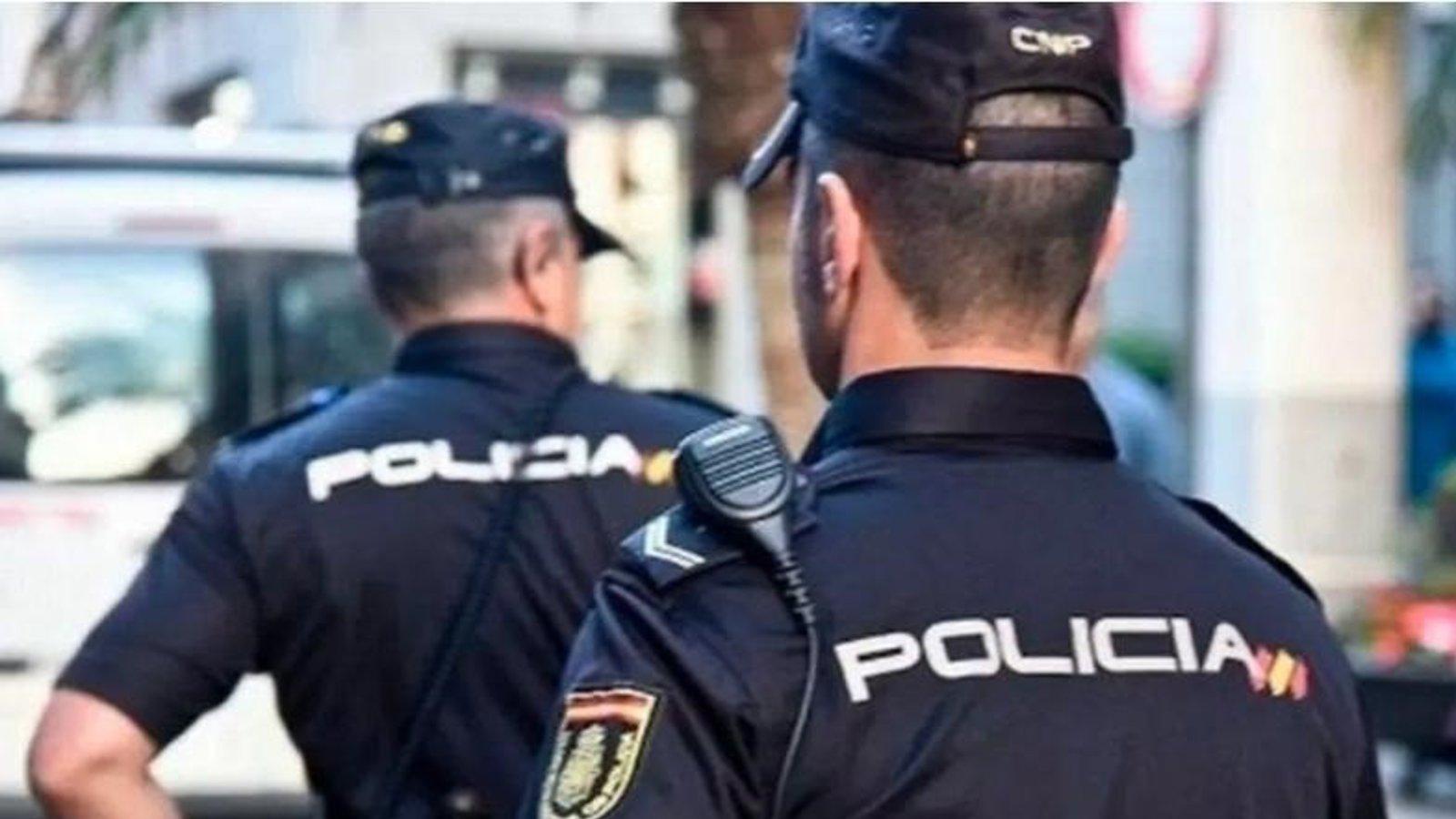La Policía forma a voluntarios para la visita del Papa a Madrid
