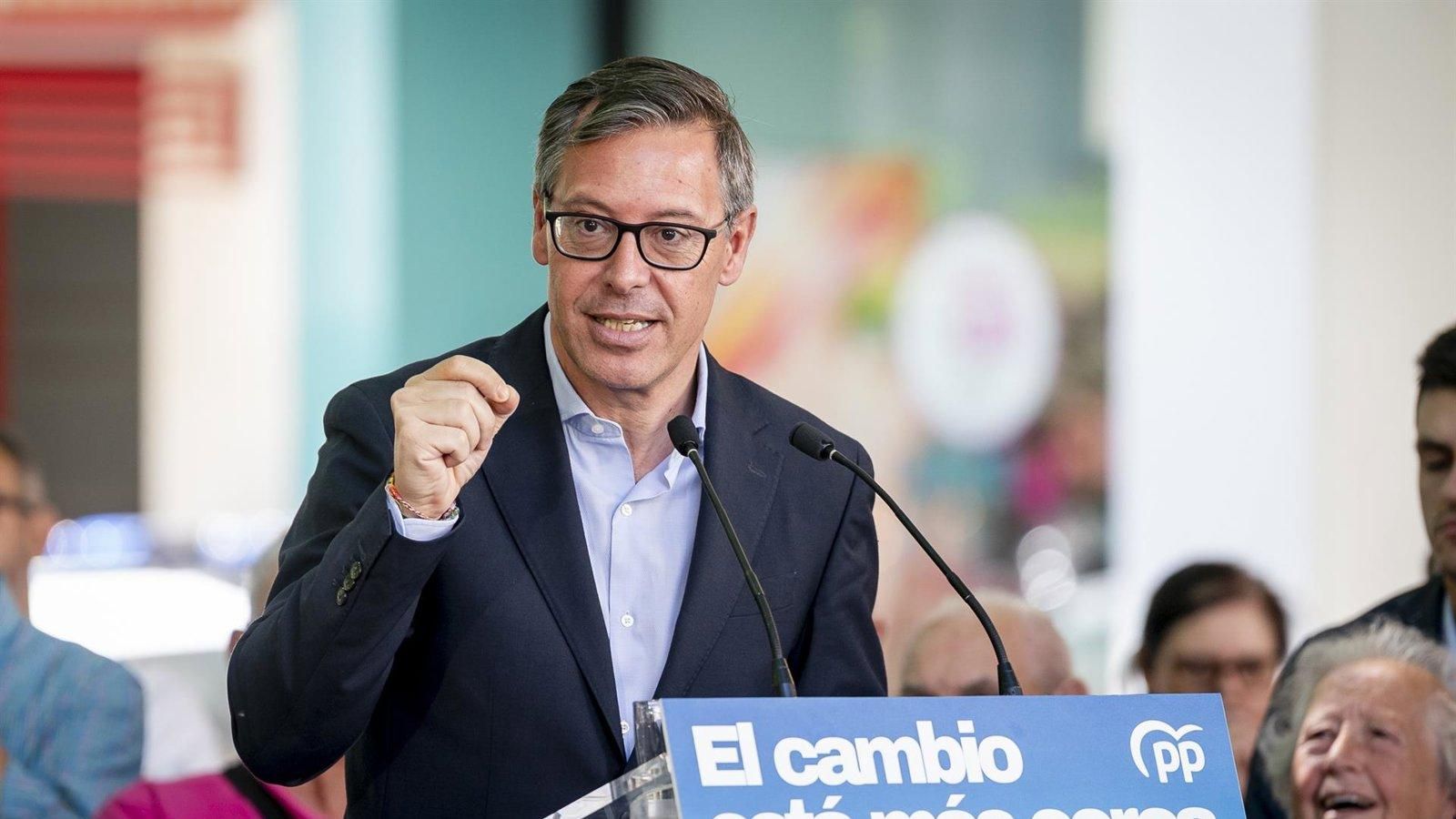 Alfonso Serrano acusa a Sánchez de atacar los "cimientos del Estado"