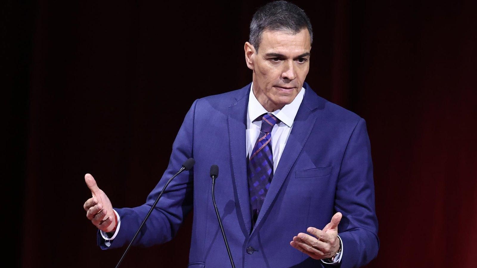 El PSOE llevará a todas las instituciones una ofensiva contra la "prioridad nacional" de PP y Vox