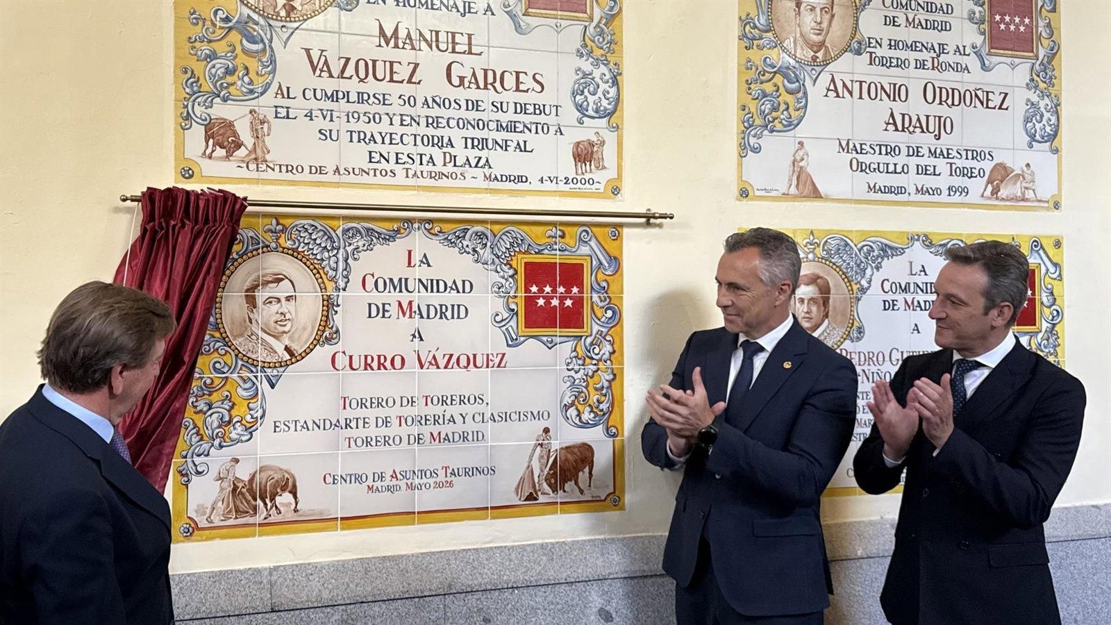 Madrid homenajea a Curro Vázquez con un azulejo en Las Ventas