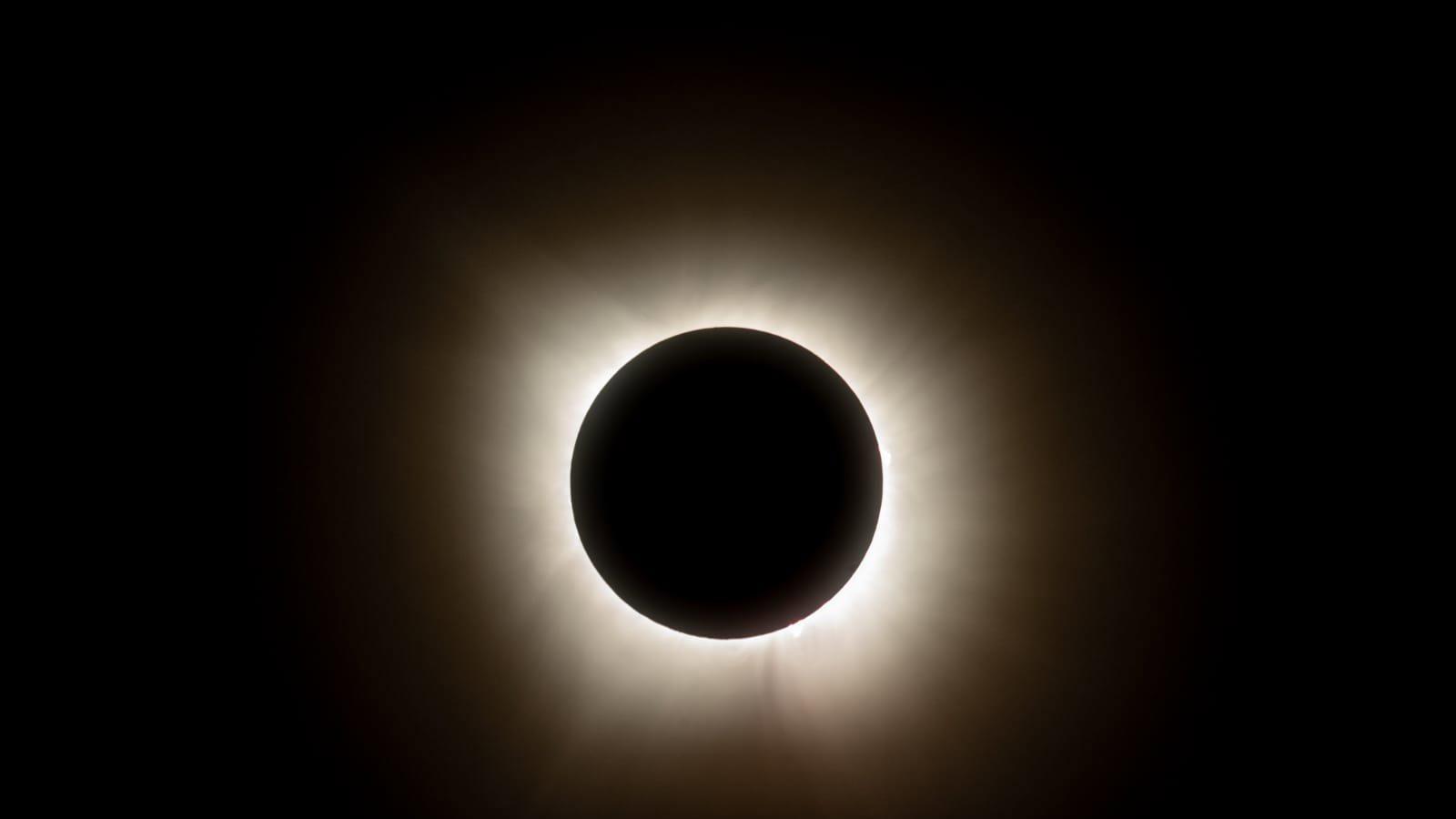 La Sierra Norte se prepara para ver el eclipse total de 2026