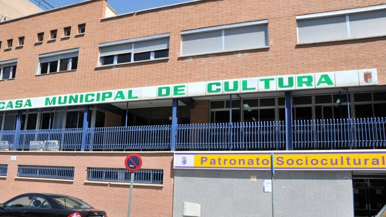 La Casa de la Cultura de Torrejón muestra las obras de sus talleres artísticos