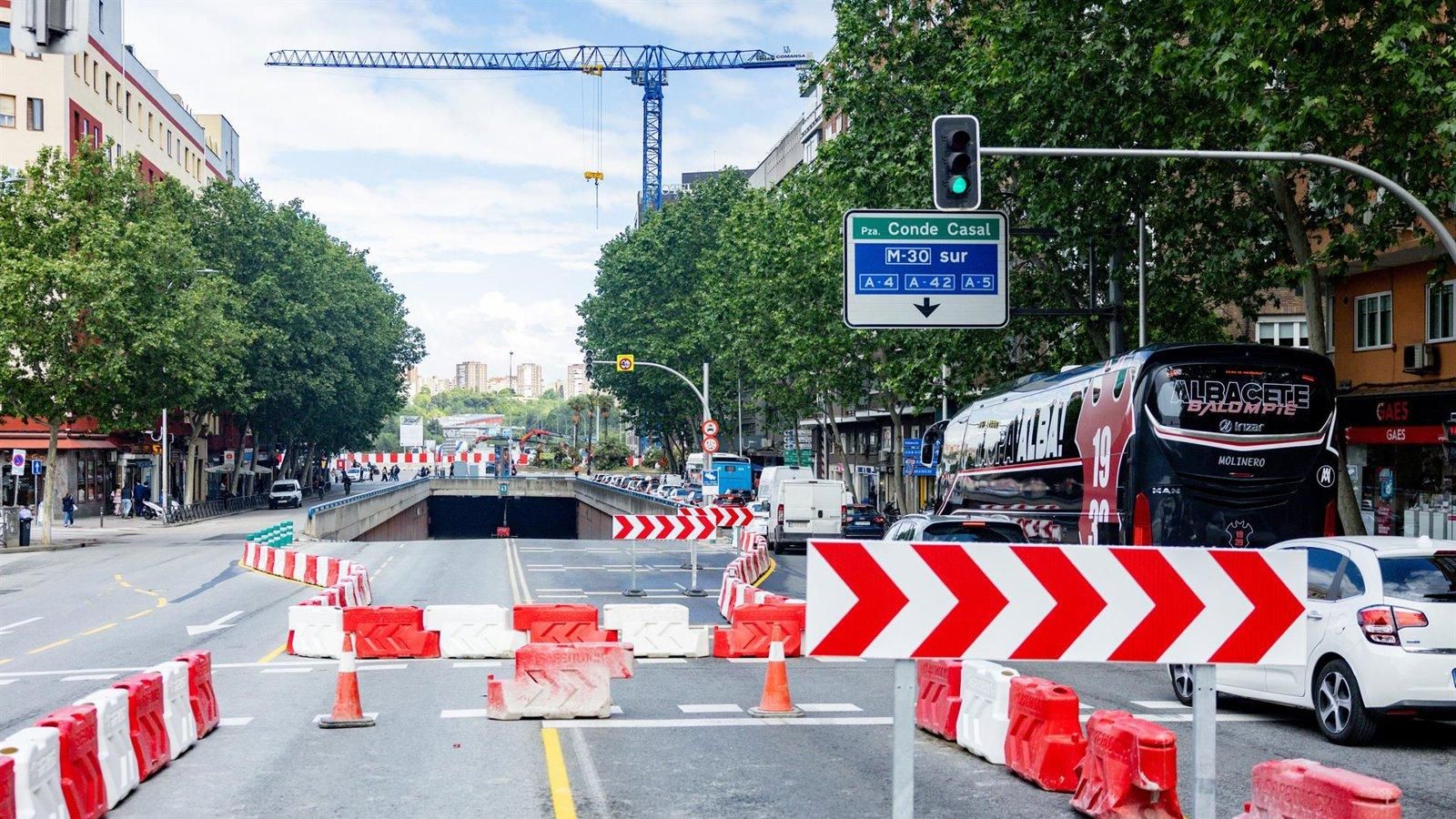 Vecinos de Conde de Casal piden parar las obras del intercambiador y la L11 las noches y festivos