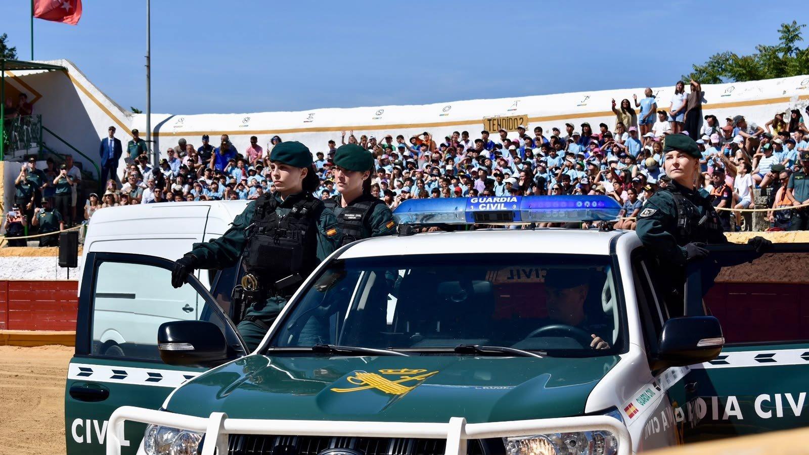 Cercedilla acoge una exhibición de la Guardia Civil ante 2.000 escolares
