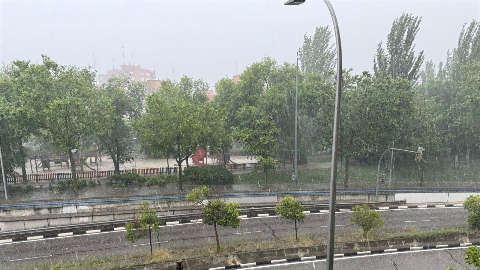 La Aemet activa el aviso amarillo por tormentas y posible granizo en toda la Comunidad