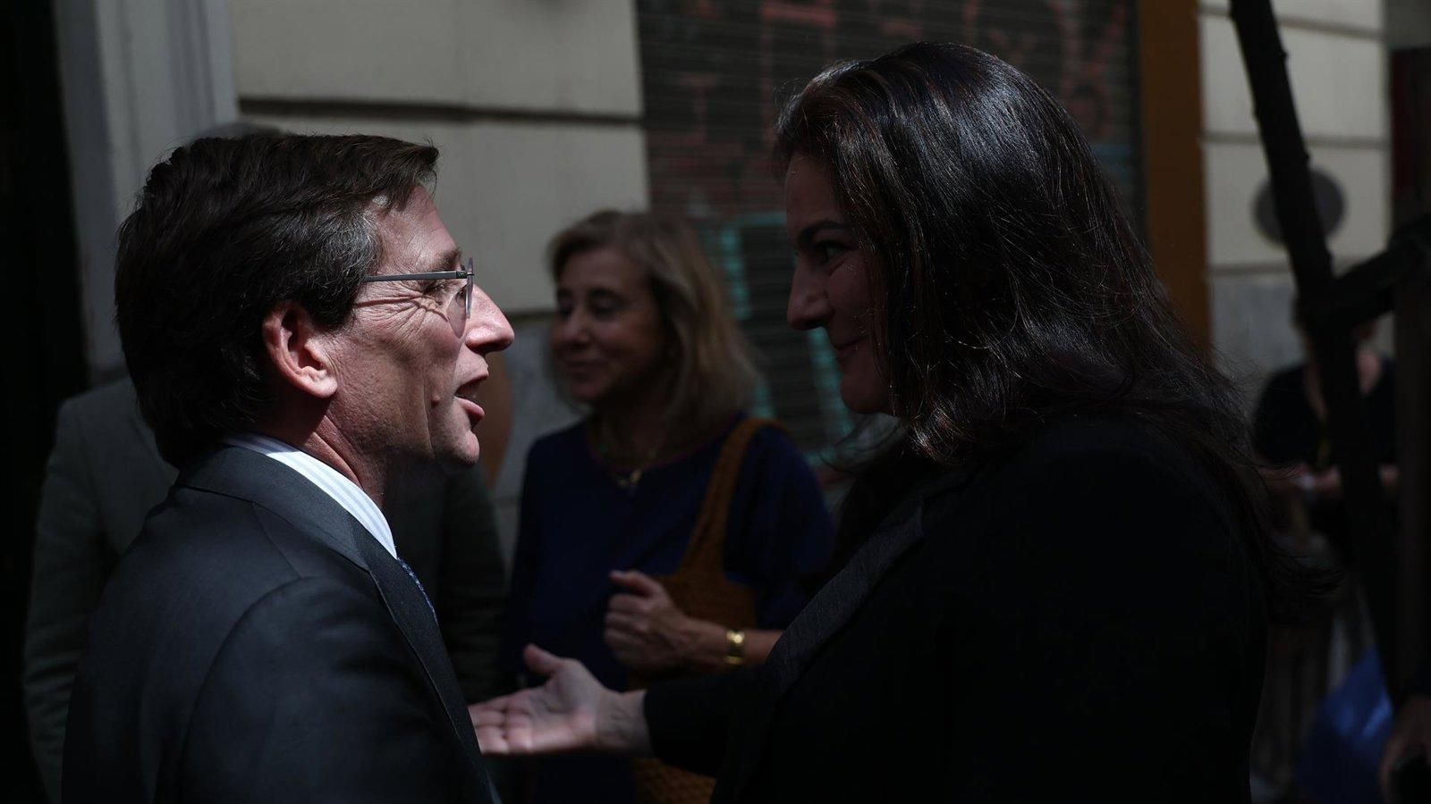 Almeida defiende que los acuerdos del PP con Vox caben en la Constitución
