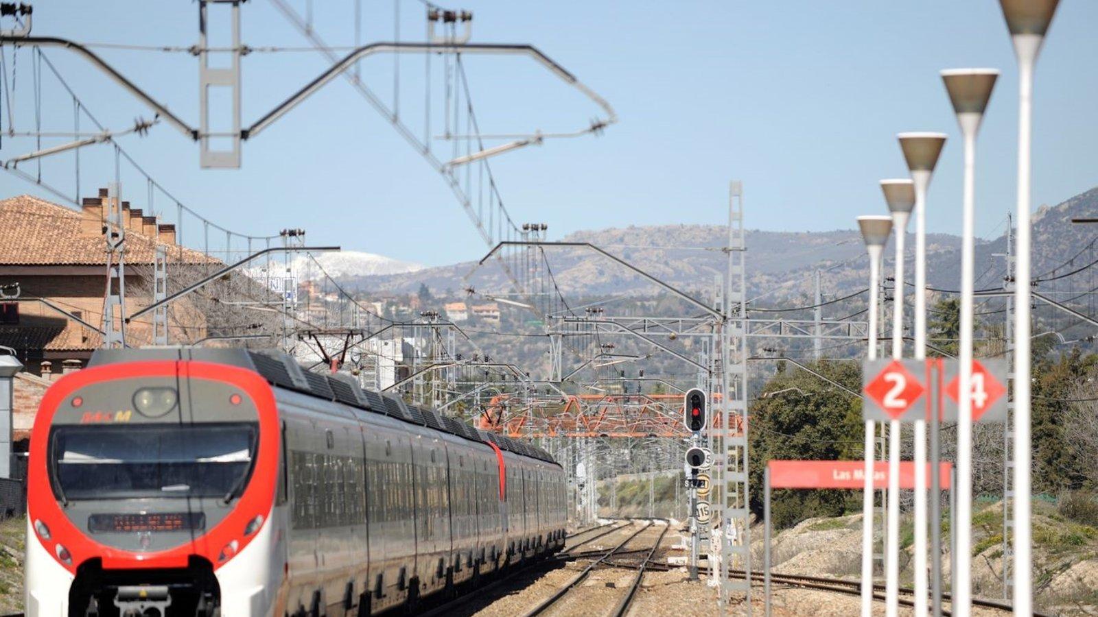Renfe inicia la renovación del paso inferior de la estación de Las Rozas