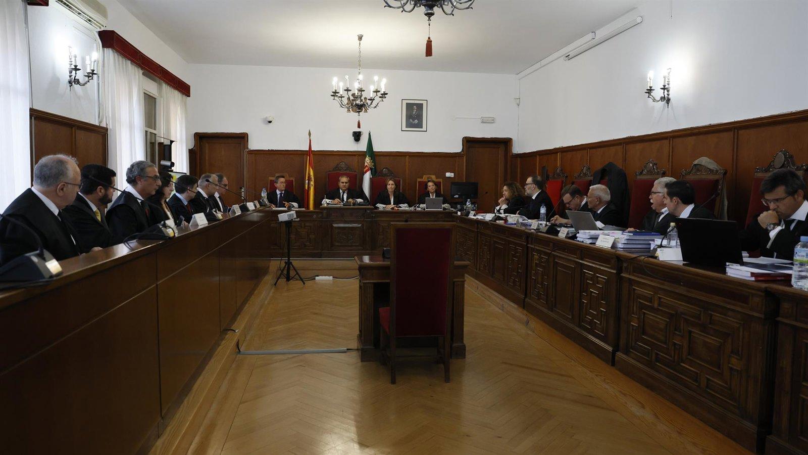 Una aspirante al puesto de David Sánchez dice que no hubo igualdad de oportunidades