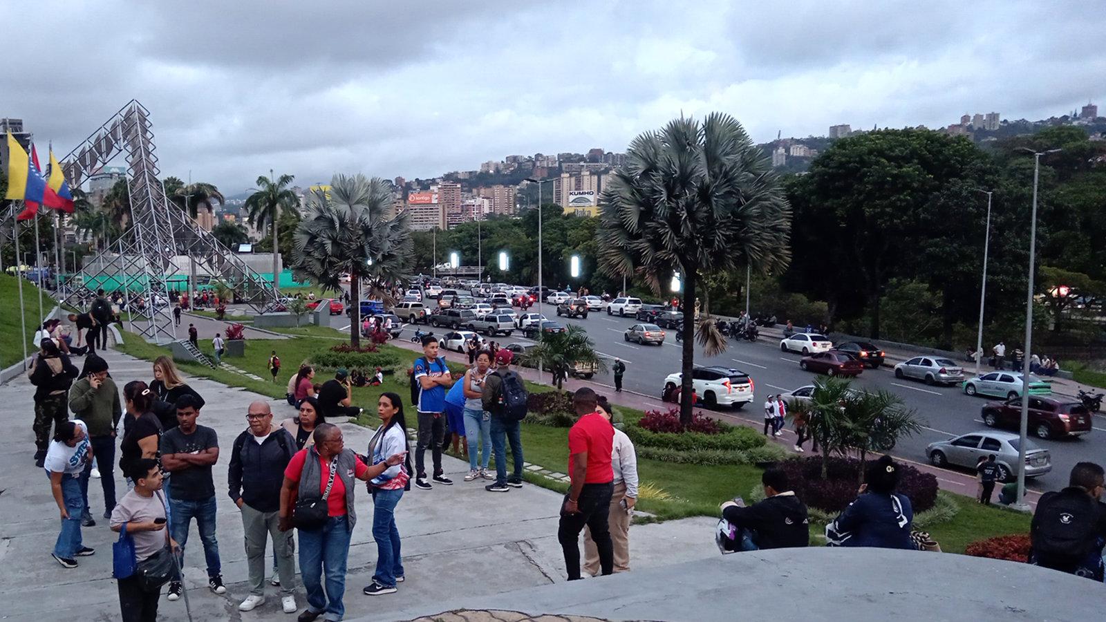 Ayuso y Almeida expresan su solidaridad con Venezuela tras los terremoto