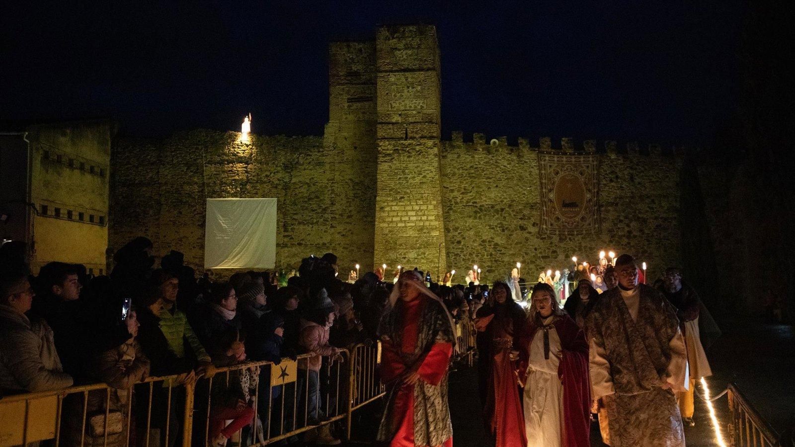 Buitrago recupera las visitas teatralizadas de 'Las dos reinas de Castilla'