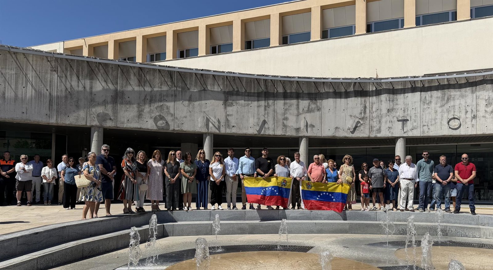 Tres Cantos guarda un minuto de silencio por el pueblo venezolano tras los graves terremotos