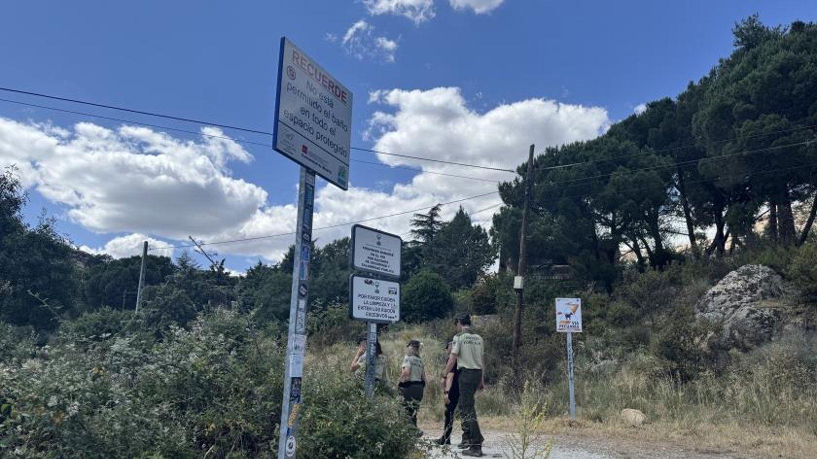 La Comunidad refuerza la vigilancia para impedir el baño en zonas protegidas de Guadarrama