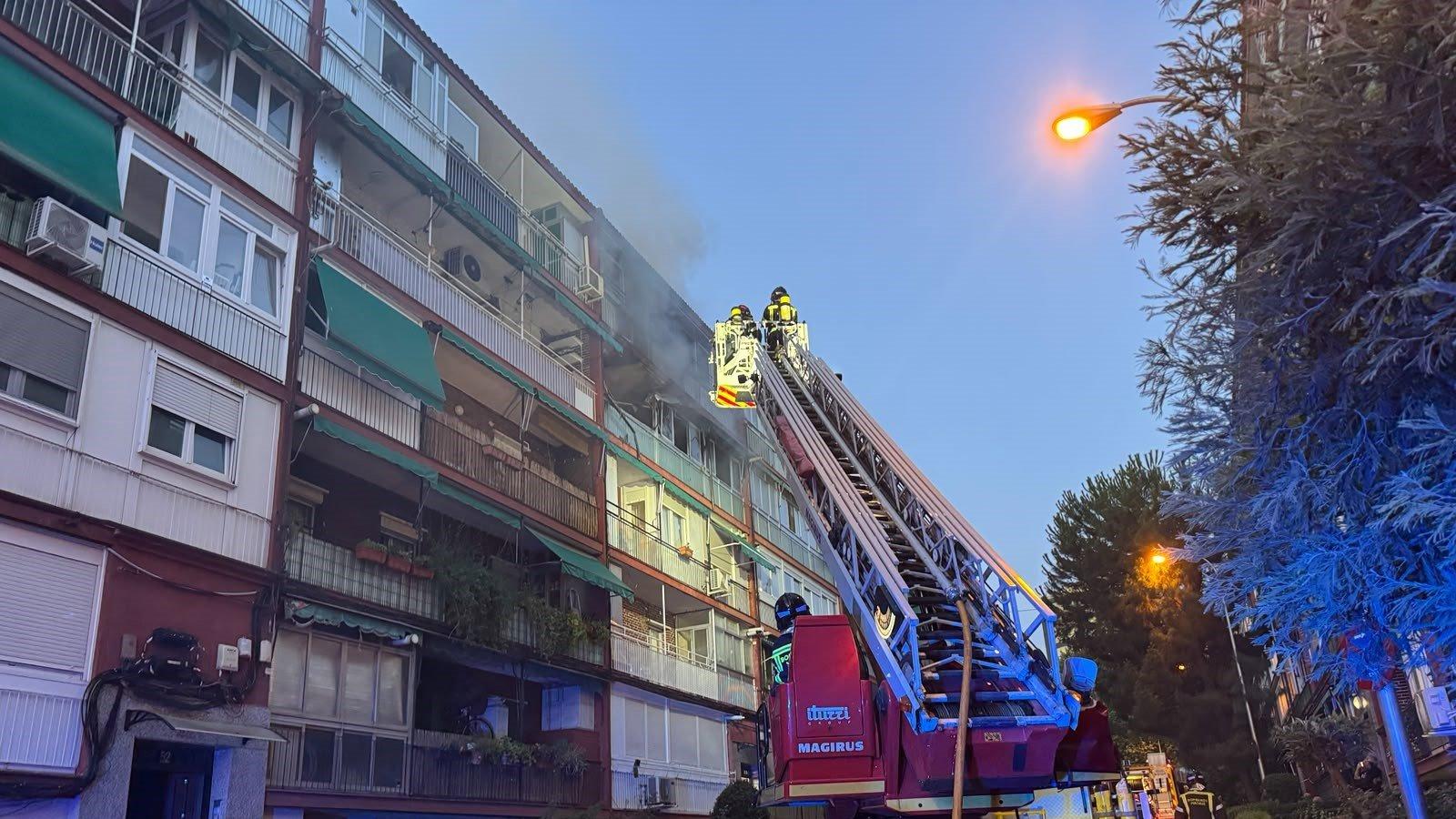 Una mujer resulta gravemente herida en un incendio en Moncloa