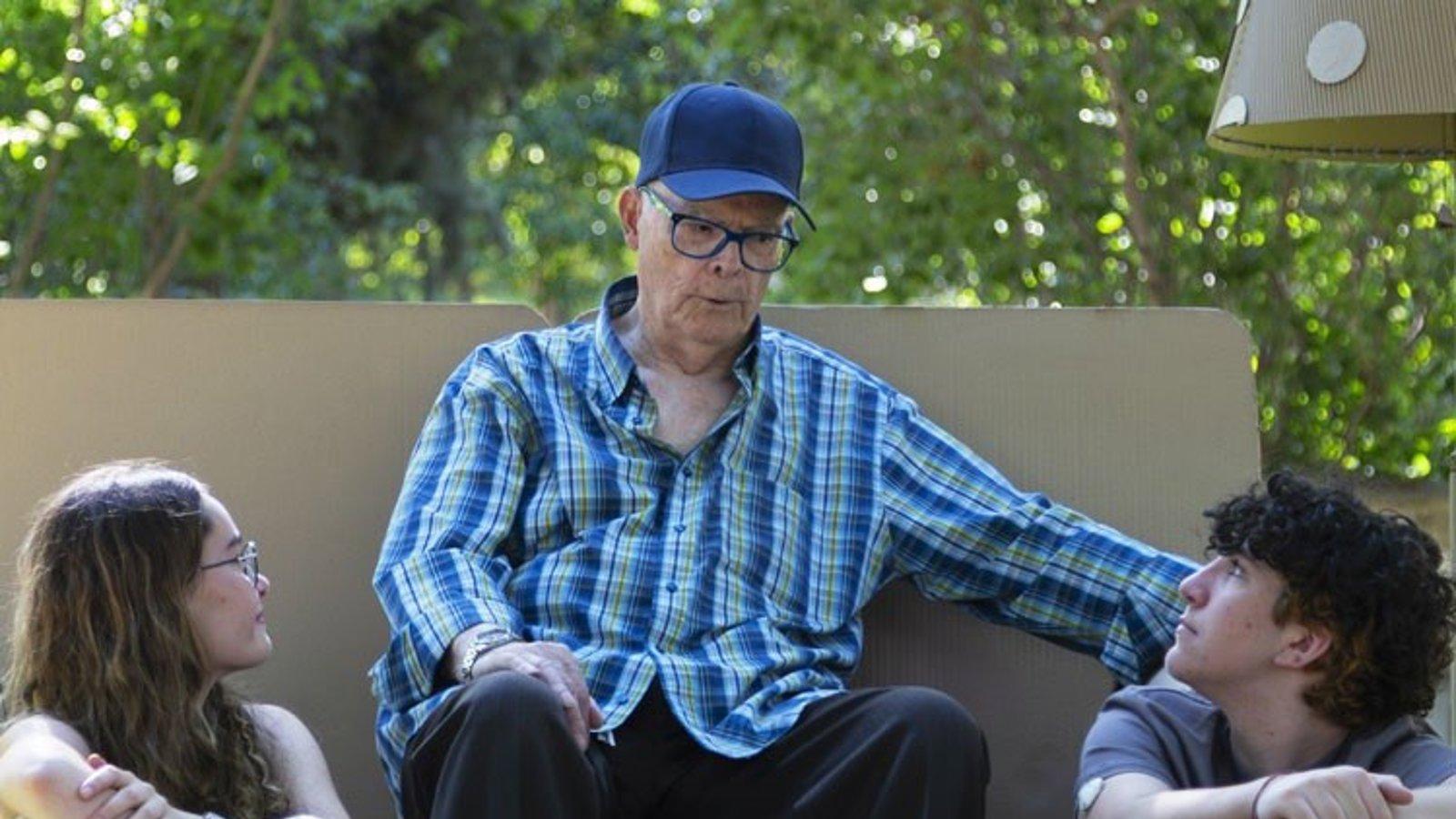 Espacio Abierto estrena una obra que une a adolescentes y abuelos a través del teatro documental hasta el 28 de junio