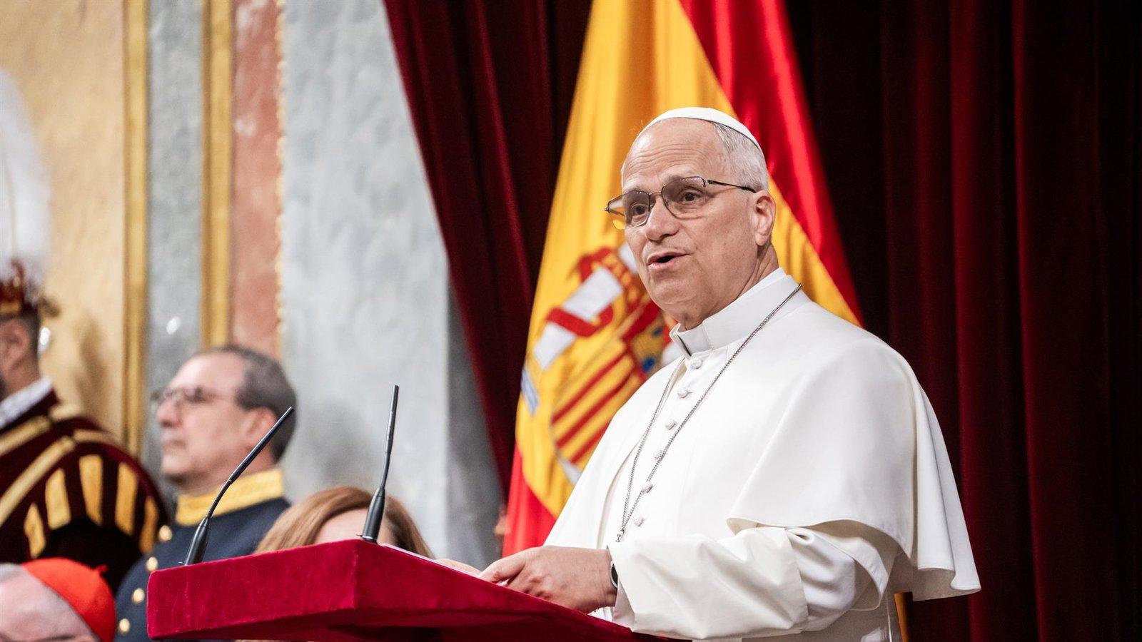 León XIV pide en el Congreso no someter la dignidad humana al "vaivén de las mayorías"