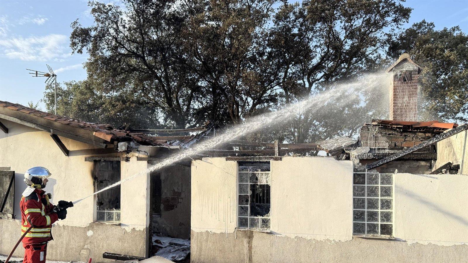 Cinco personas salen por las ventanas tras un incendio en Navalcarnero