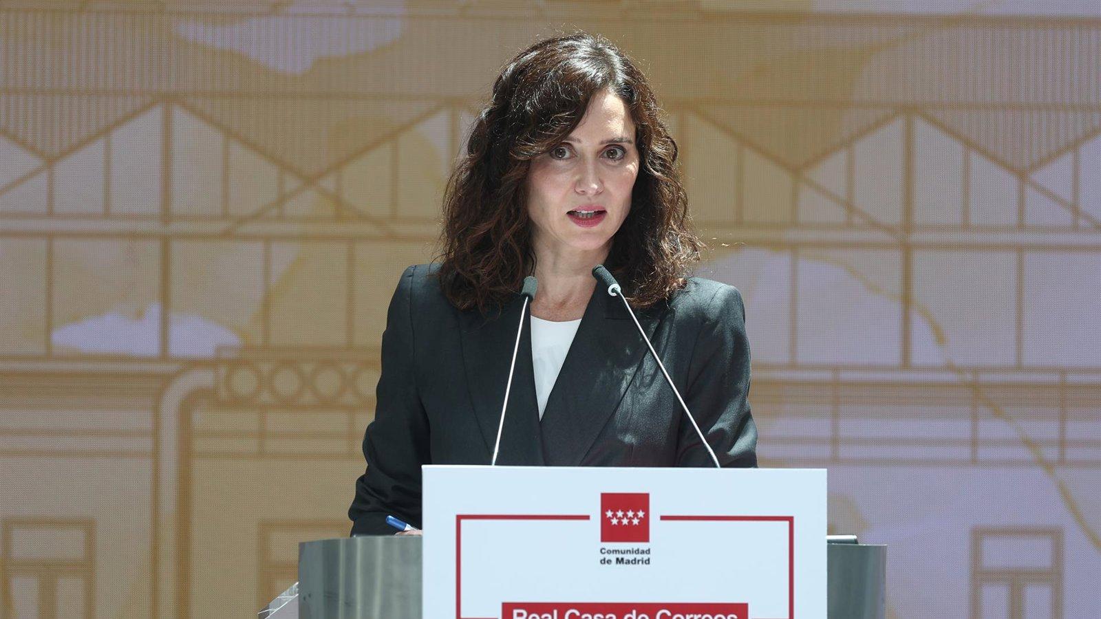 Ayuso defiende la integración de los migrantes frente a los