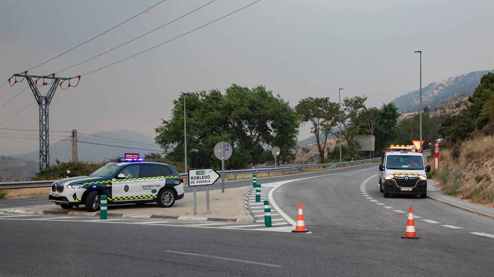 Trece carreteras madrileñas permanecen cortadas por los incendios