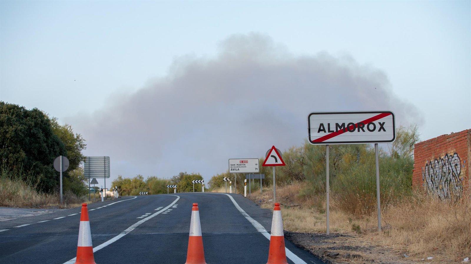 El incendio en Villa del Prado corta cinco líneas de autobús
