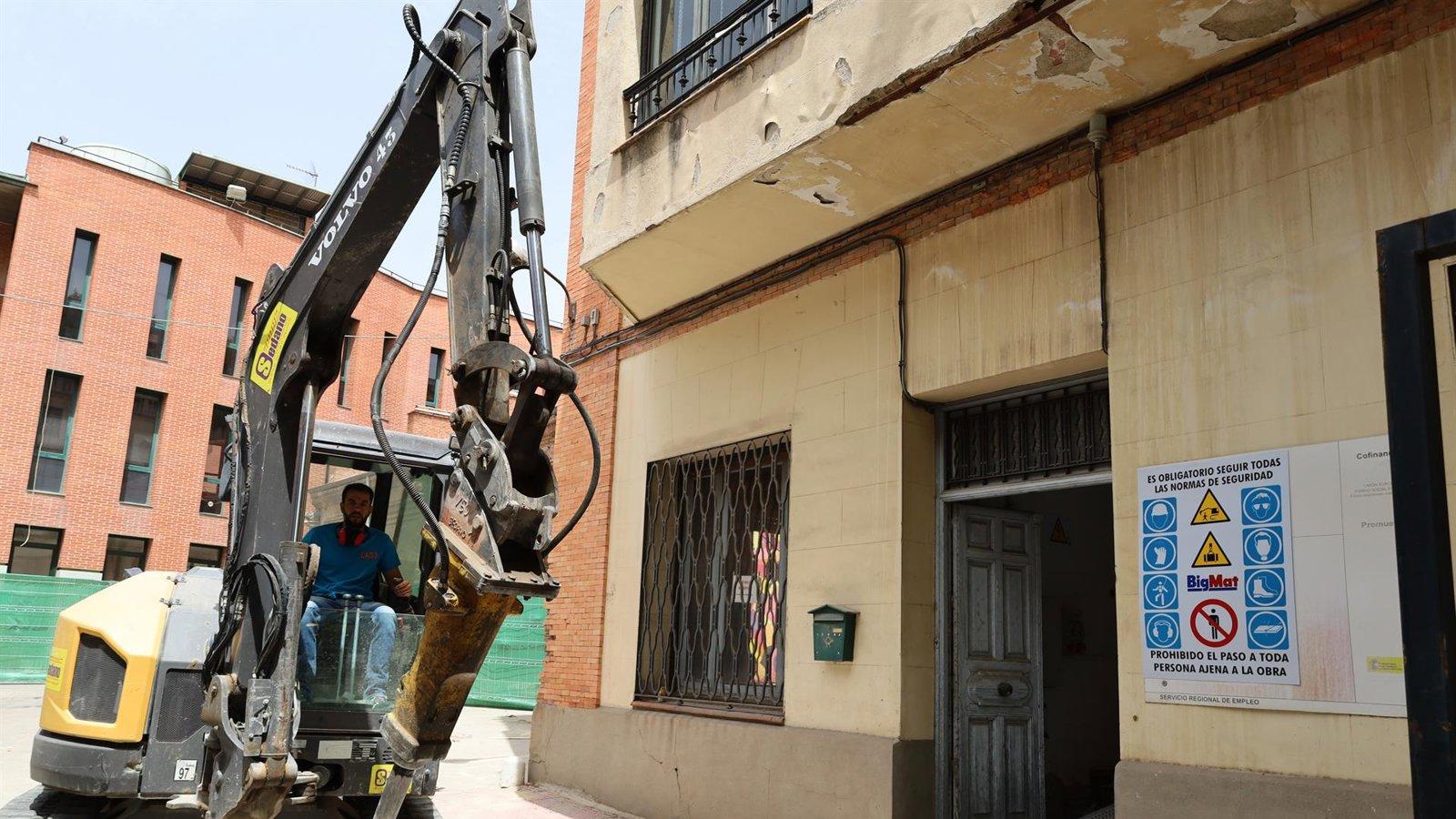 Alcalá de Henares repara las fachadas del edificio histórico de Daoiz y Velarde