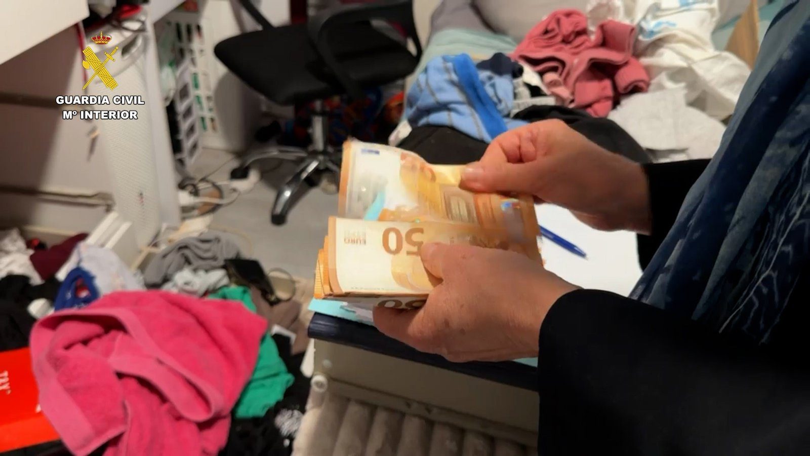La Guardia Civil desmantela una red de estafas bancarias que almacenaba datos de 500.000 personas