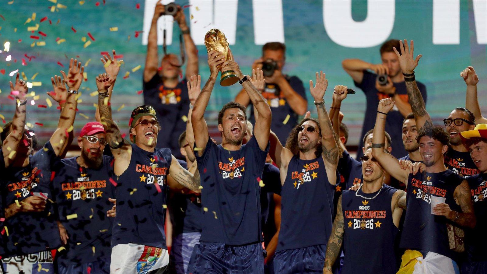 El Gobierno otorga la Placa de Honor a las selecciones de fútbol